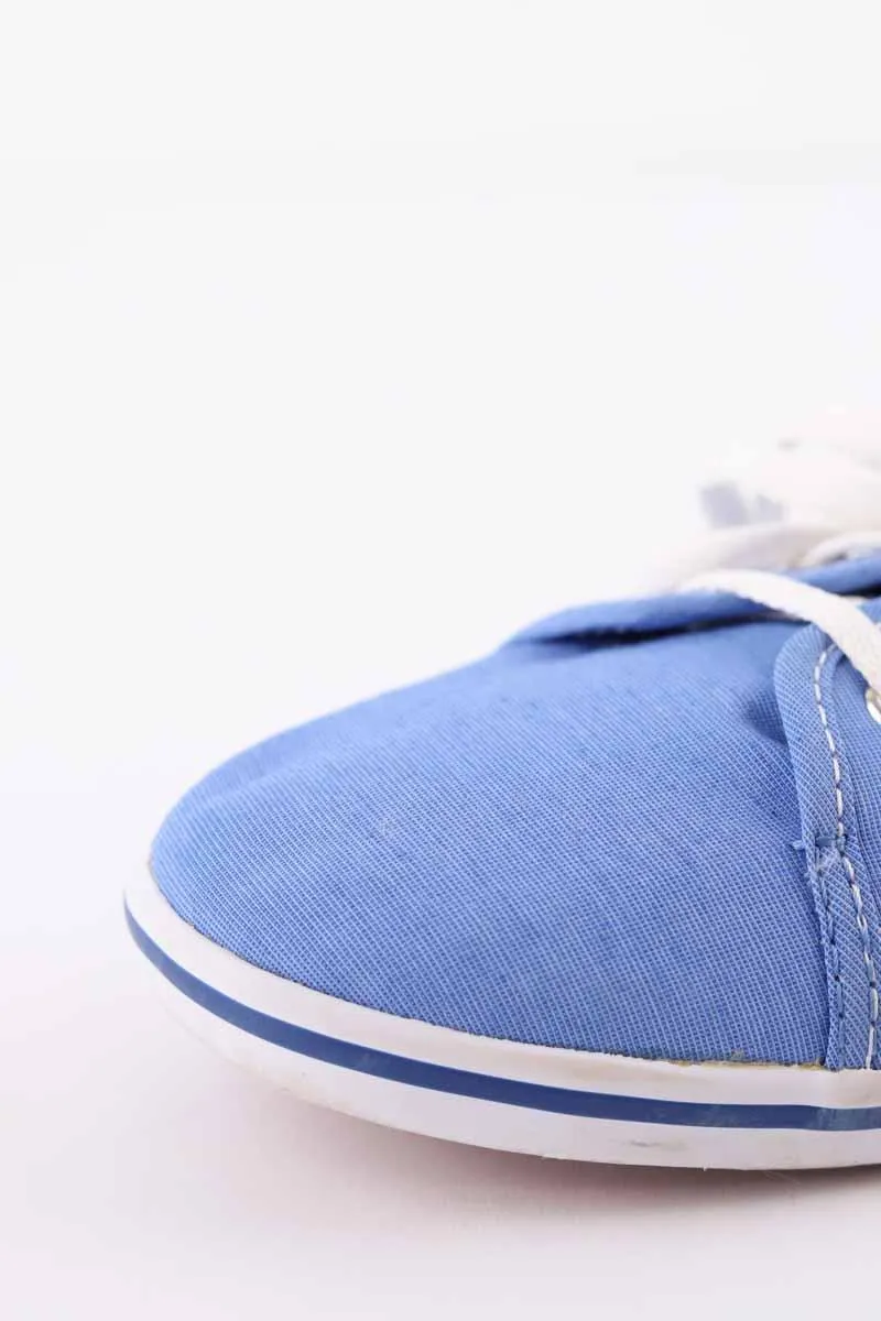 Baskets bleu