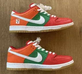 Baskets Nike SB Dunk femme Low 7 Eleven  Femme