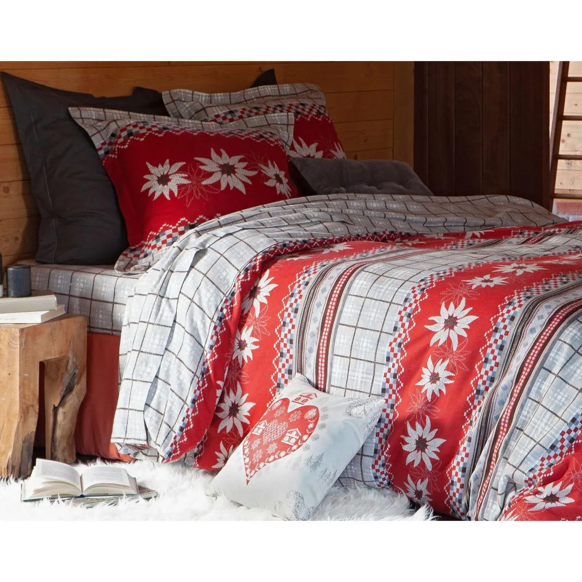 Housse de couette réversible  MONTAGNARD rouge en flanelle de coton | 3 Suisses