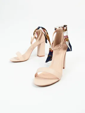 Sandales à talons détail foulard