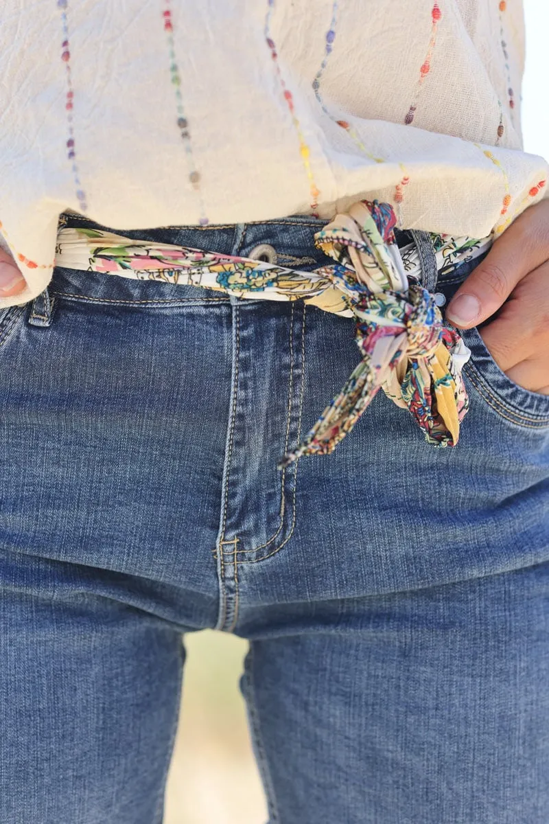 Short bermuda en jean stretch ceinture foulard