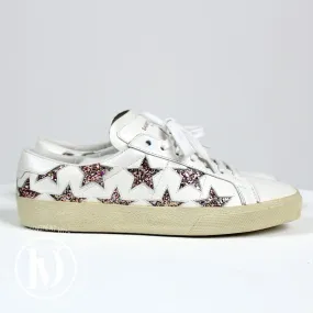 Sneakers en cuir et paillettes p.38 – Saint Laurent